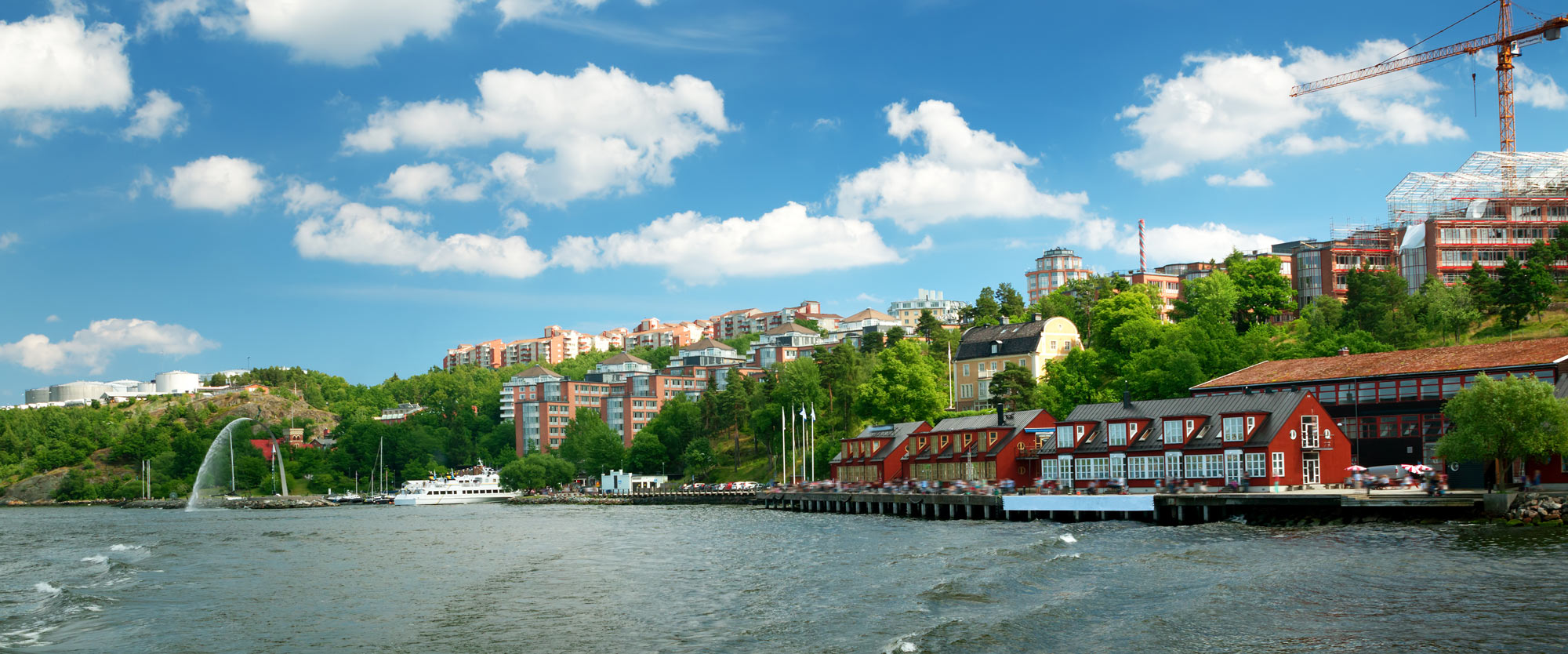 Kajen i nacka sedd från havet